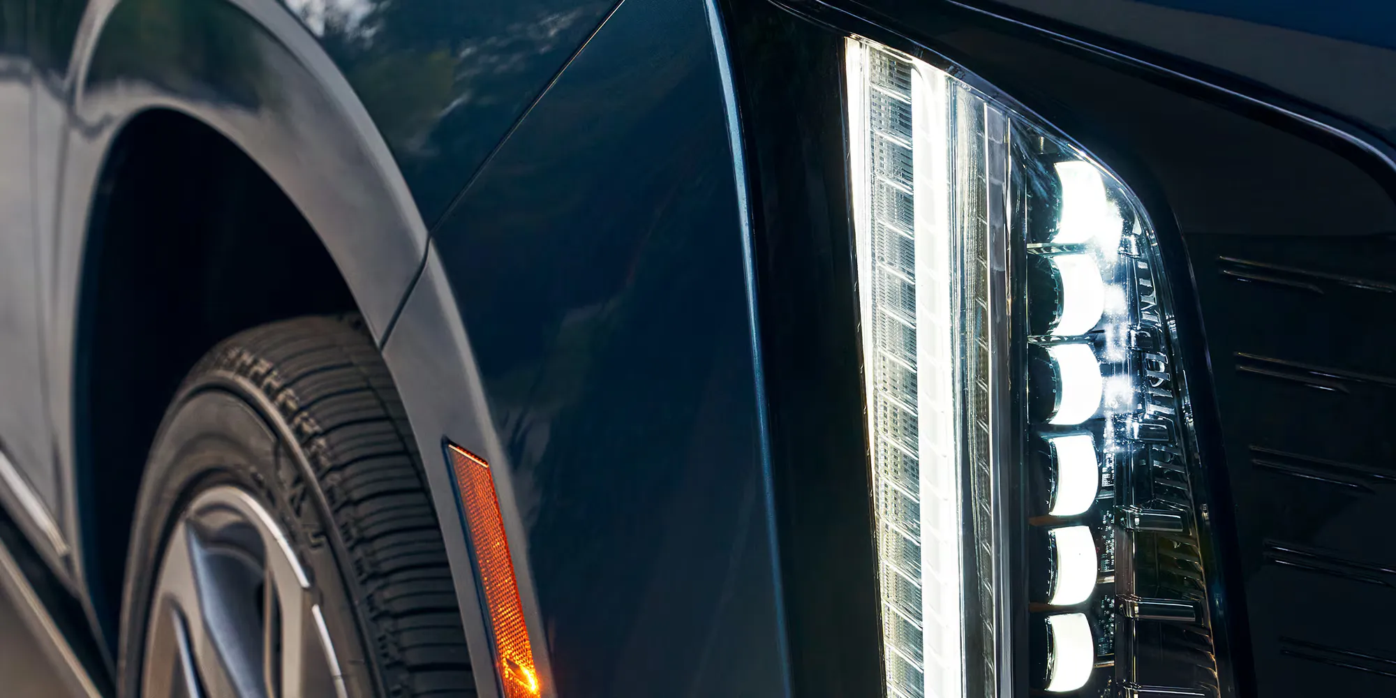 Cadillac Escalade spate